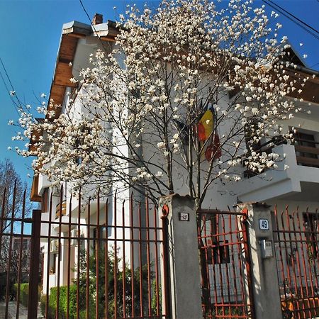 Pension La Noblesse Bucarest Extérieur photo