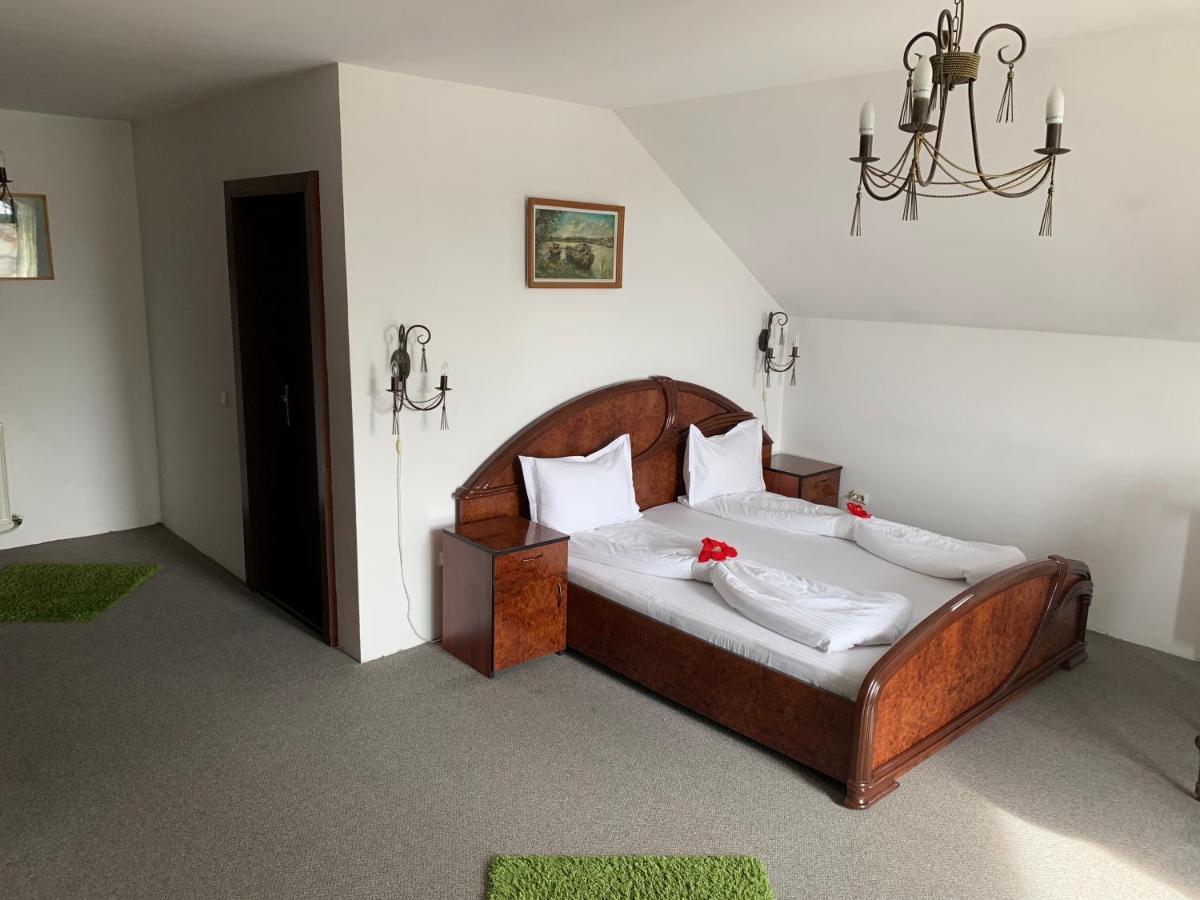 Pension La Noblesse Bucarest Extérieur photo